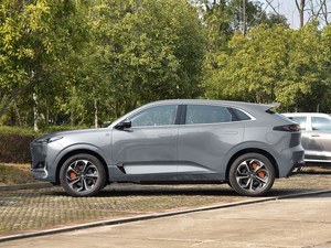 SUV Híbrido Enchufable Moderno de Tamaño Mediano, Espacioso y Confortable para Familias, Changan UNI-K IDD, Perfecto para Exportación Global y Uso Familiar - Product Image 3