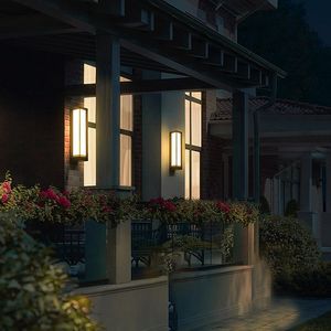 Lampe murale extérieure traditionnelle LED en alliage d'aluminium, étanche, 3500K blanc chaud, angle de faisceau de 20 degrés, montage mural, éclairage de jardin - Product Image 4