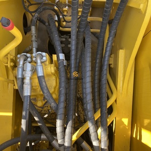 Excavadora Hidráulica Usada Komatsu PC220 de 22 Toneladas, Eficiente en Consumo de Combustible y Potente para Proyectos de Construcción - Product Image 4