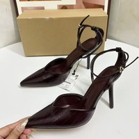 Sandales à talons hauts pour femmes en cuir verni noir à bout pointu et talon aiguille - Bout ouvert avec bride unique