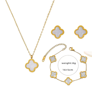 ชุดเครื่องประดับจี้สเตนเลสสตีล Clover Trendy กันน้ำ ไม่หมอง ไม่เป็นสนิม ป้องกัน PVD สำหรับสร้อยคอและกำไลข้อมือ เหมาะสำหรับเป็นของขวัญ - Product Image 1