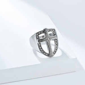 Anillo de cruz con escudo para hombre, oro, negro, plata, con incrustaciones, joyería de moda, regalo, anillo para el dedo índice, diseño en forma de U - Product Image 4