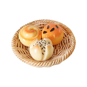 Modèle de pâtisserie simulé pour <span class=keywords><strong>maison</strong></span> de poupée miniature, ornement de <span class=keywords><strong>pain</strong></span> et de jus, panier de décoration de scène DIY avec fourchettes, accessoires miniatures - Product Image 5