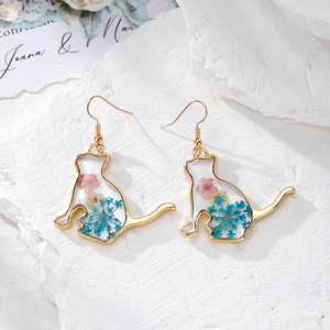 Sitting Cat Shape Gold Frame Resin Dangle <b>Earrings</b> Pressed Dried Flower Floral Drop <b>Hook</b> <b>Earrings</b> Women Cute Botanical Jewelry - Product Image 5