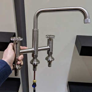 KBIS mejor Diamante de Caño erogación ajustable puente grifo de la cocina en negro mate - Product Image 6