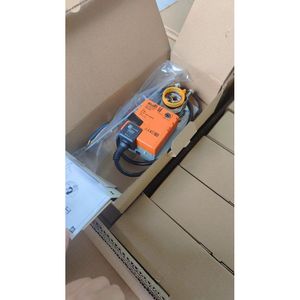 Actuador eléctrico Belimo SY4-24-3-T AC 230V con tiempo de funcionamiento de 16 segundos para válvula de mariposa - Product Image 2