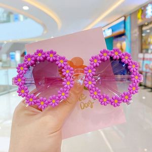 Lunettes de soleil rondes en acrylique à fleurs pour bébés filles et enfants – Vente en gros - Product Image 6