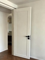 Porte intérieure pré-fabriquée moderne en bois, style Shaker, à 1 panneau, blanche apprêtée, en polymère, pour salle de bain, pour projets de construction - Vente en gros