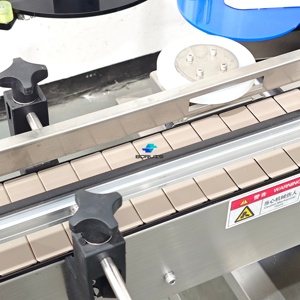 Máquina Etiquetadora Automática de Botellas Redondas de Alta Velocidad con Impresora de Fecha y Sistema Servo - Product Image 5
