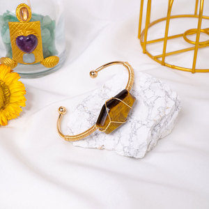 All'ingrosso pietra di cristallo naturale guarigione dorato filo di ametista bara braccialetto fatto a mano di cristallo lucido bracciale per i regali - Product Image 4