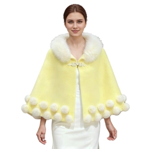 Châle élégant pour femme avec pompons, col en fausse fourrure de vison et broche en perles, idéal pour mariée ou invitée de mariage - Product Image 4