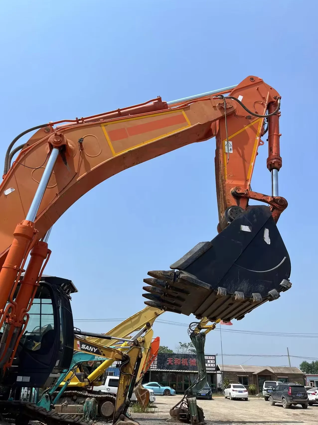 Hitachi 870 Excavator - High Efficiency Used Heavy Duty