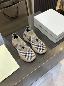 Fashionable knitted casual <b>shoes</b> with striped design, soft sole, suitable for walking, breathable and comfortable tennis <b>shoes</b> - Product Image 4