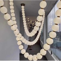 Décoration artistique nordique, suspension LED de plafond, pour escalier, salle à manger, villa, moderne, avec boules de cristal, longue installation pour grands projets
