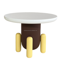 Table basse de luxe nordique en bois, design moderne, durable, écologique, avec panneau décoratif et structure en acier inoxydable pour salon et maison