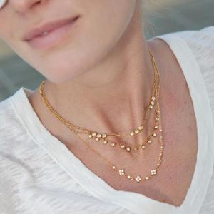 18K Gold Stainless Steel Necklace With White Zircon Four Leaf Clover And O Shape Design For Daily Wear Gift - Product Image 2