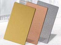 Panneau de bardage extérieur en composite aluminium-plastique à grain de bois, résistant à l'humidité et ignifuge