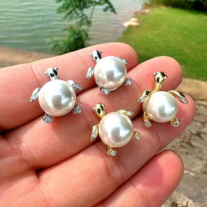 CH-LHE0994 đại dương phong cách Rùa Bông tai CZ rùa tai đinh tán vàng CZ Bông tai rùa ngọc trai bông tai bán buôn Đồng Ngọc Trai tai đinh tán - Product Image 1