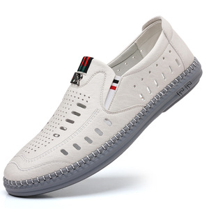 รองเท้าลำลองหนังผู้ชายสีดำแบบเจาะรู ระบายอากาศได้ดี พื้นนุ่ม ใส่สบายสำหรับฤดูร้อน - Product Image 4