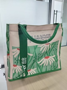 กระเป๋าผ้าแคนวาสโพลีเอสเตอร์จากผ้าแคนวาสโพลีเอสเตอร์ ผลิตในเวียดนาม แบบสะพายไหล่ ปิดแบบ OEM/ODM สีตามสั่ง - Product Image 2