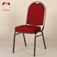 Célèbre chaise de banquet rouge en métal avec cadre argenté pour ferme, restaurants, bars, mariages, marché canadien exporté