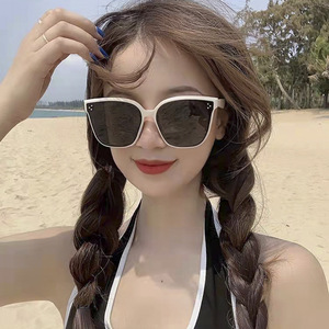 Sports men and women custom logo sunshade and UV resistant sunglasses luxurious design beach tourism driving sunglasses - Product Image 2