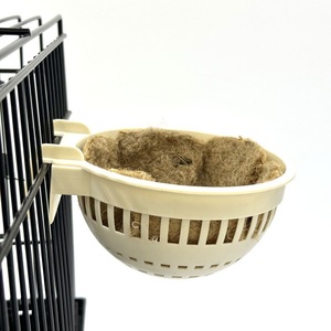 Nid à oiseaux suspendu de style européen en plastique Kangdarpet avec rembourrage en chanvre naturel, boîte spéciale pour l'élevage des oiseaux - Product Image 5