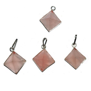 Pendentif pyramide de Quartz Rose naturelle, vente en gros, 50 pièces - Product Image 1