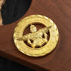 Çinko alaşımlı malzeme döküm altın rengi 3d meydan sikke yüksek kaliteli özel delikli kabartma hatıra paraları
