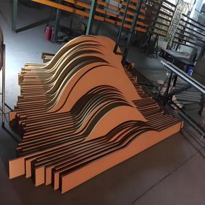 مظهر خشبي منحني من الألومنيوم المعدني المتموج سقف منحني تصميم البوب لمتاجر القاعات والمكاتب المنزلية - Product Image 5