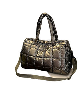 Sac à bandoulière pour femme tendance, imperméable, léger, avec fermeture éclair, doublure en polyester - Product Image 1