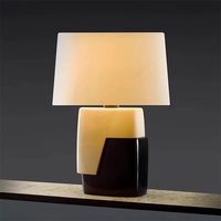 Lampe de table créative de luxe moderne pour salon et chambre, en résine, style nordique, pour hall d'exposition, décoration douce, lampe de chevet
