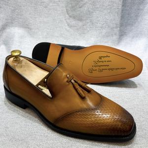 Mocasines casuales de negocios para hombre de alta calidad, hechos de cuero vacuno de primera calidad con cubierta transpirable para los pies. Zapatos de lujo para hombre. - Product Image 2