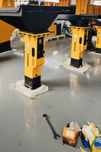 Casse-roche hydraulique SOOSAN SB40 – Corps principal – Approvisionnement direct usine – Garantie d'un an – Caractéristiques standard incluses - Product Image 4