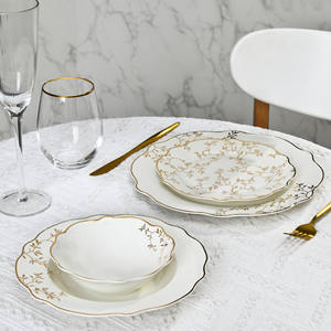 <span class=keywords><strong>Piatti</strong></span> in porcellana con bordo in oro <span class=keywords><strong>24</strong></span> <span class=keywords><strong>pezzi</strong></span> per <span class=keywords><strong>piatti</strong></span> in porcellana bianca Fine set Vintage in ceramica floreale - Product Image 1