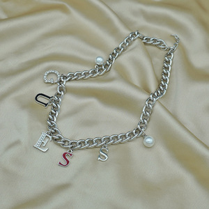 Collar con <span class=keywords><strong>Colgante</strong></span> <span class=keywords><strong>de</strong></span> Letra <span class=keywords><strong>de</strong></span> Joyería <span class=keywords><strong>GUESS</strong></span> <span class=keywords><strong>de</strong></span> Estilo Europeo y Americano, Esmalte Colorido y Diamantes <span class=keywords><strong>de</strong></span> Imitación, Cadena <span class=keywords><strong>de</strong></span> Clavícula <span class=keywords><strong>de</strong></span> Diseñador - Product Image 5