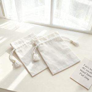 Pochette à bijoux de luxe personnalisée avec logo imprimé, petite pochette à cordon en coton et lin, sac anti-poussière avec pompon, personnalisable - Product Image 5