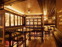 Mobilier de discothèque, salon, pub, bar, club de strip-tease, chaises, banquettes, canapés pour café, boutique, restaurant vintage.