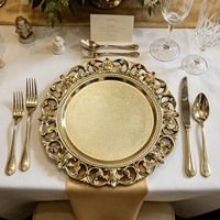Assiettes de présentation en plastique ajourées haut de gamme de 13 pouces, personnalisables, modernes, luxueuses et réutilisables pour dîners, mariages et événements