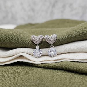 Pendientes de Zirconia en Forma de Corazón con Baño de Rodio, Joyería Romántica para Mujer, Corte Brillante, Engaste de Garra, Precio de Fábrica, OEM - Product Image 3