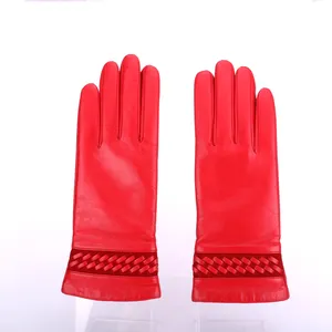 フリース裏地付き冬の女性の赤い革手袋暖かいドライビングファッション