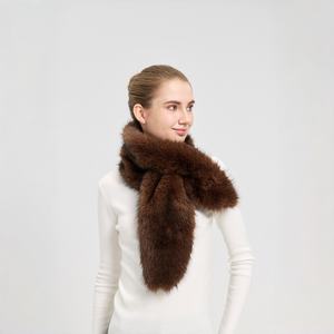 女性のための冬のスカーフ、帽子とスカーフフェイクファー付きセット、寒い天候のための暖かいパーカースカーフショール - Product Image 6