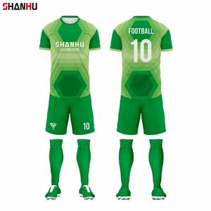 Футбольная форма с круглым воротником - Product Image 2