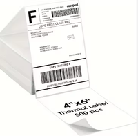 Les étiquettes en papier thermique imperméables sont utilisées pour imprimer les informations sur les produits et les codes à barres.