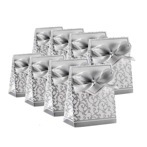 Direct Manufacturer Gold Ribbon Wedding Favor Boxes Candy Bag Cake Box Santa Claus Christmas Gift Paper Candy Boxes