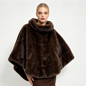 Manteau d'hiver long et ample en fausse fourrure marron, style poncho ouvert sur le devant, pour femme - Product Image 1