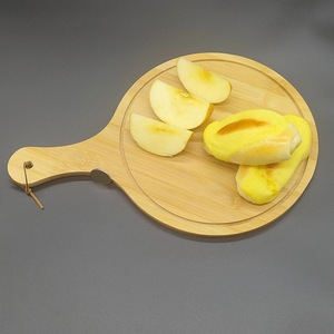 Planche à découper ronde en bambou Qianrenhe 24x36cm pour servir fruits, pain, pizza, sushi, avec poignée et trou de suspension - Product Image 1