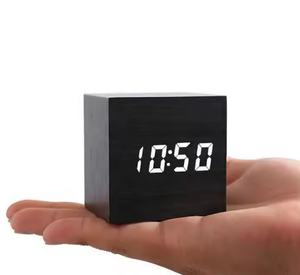 Bằng Gỗ Kỹ Thuật Số LED Đồng Hồ Báo Thức Vuông Thân Thiện Với Môi Art Deco Thiết Kế Chiếu Tùy Chỉnh Khuyến Mại Quà Tặng Bàn Bàn Tre Đồng Hồ - Product Image 1