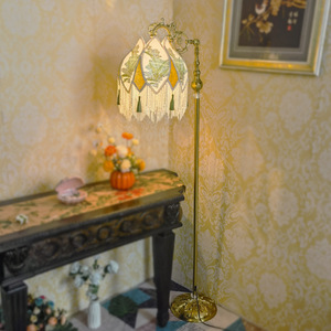 Lampe sur pied de style campagnard français, avec pompon rétro, pour salon, canapé, ambiance décorative, sens du design artistique - Product Image 2