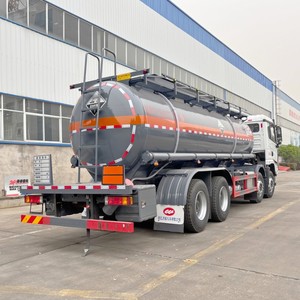 รถบรรทุกถังบรรทุกสารเคมีอันตราย Shacman F3000 8x4 SS304/316 ขายดี สำหรับขนส่งกรด โซดาด่าง และของเหลวอื่นๆ - Product Image 5